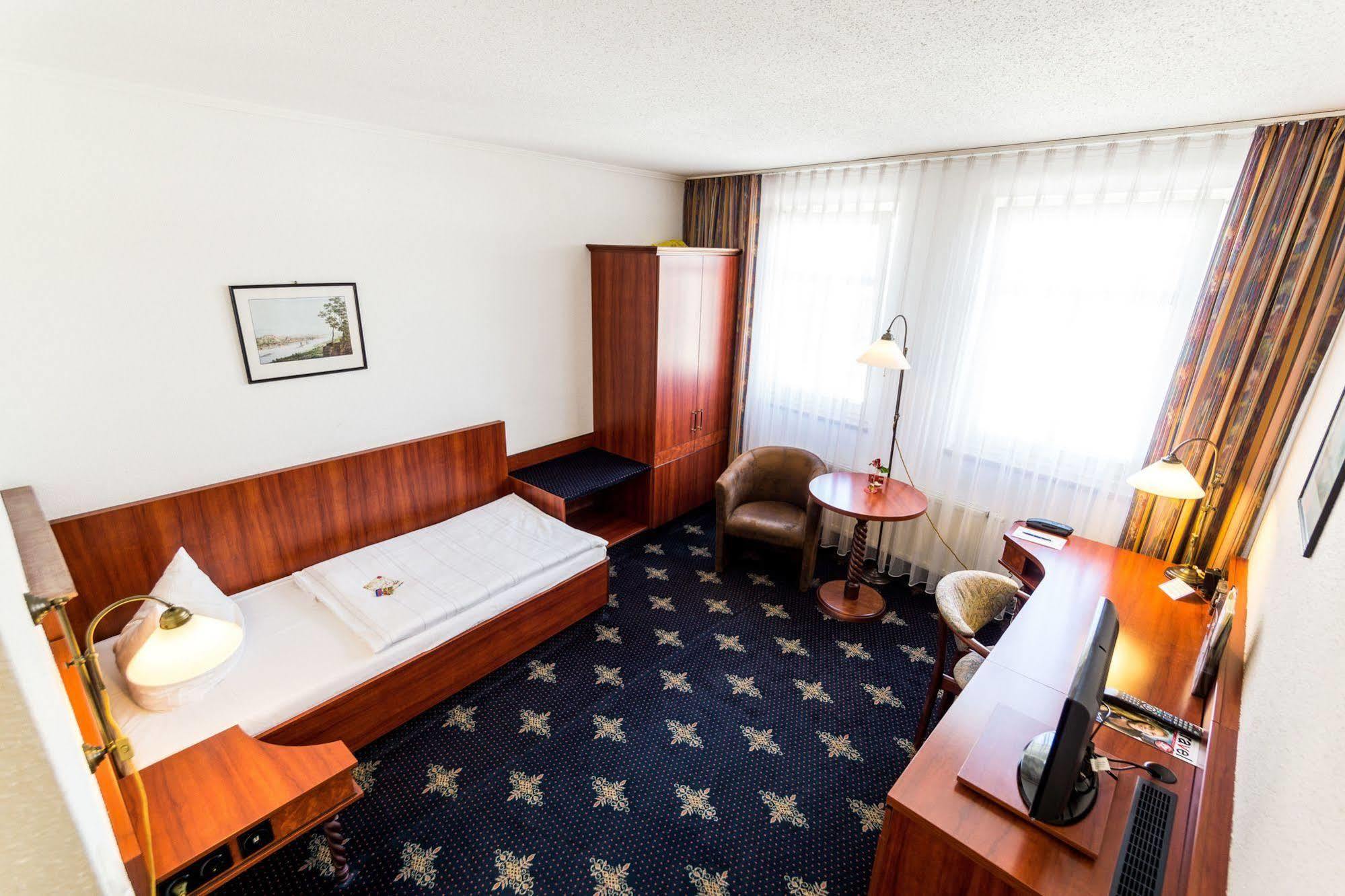 Hotel Wilder Mann אנברג - בוכהולץ מראה חיצוני תמונה